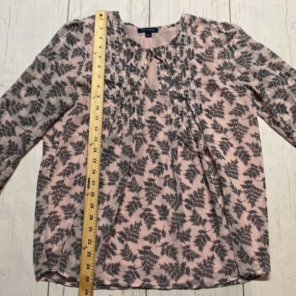 Tommy Hilfiger woman’s sheer BoHo style blouse. Size M. - Picture 5 of 9